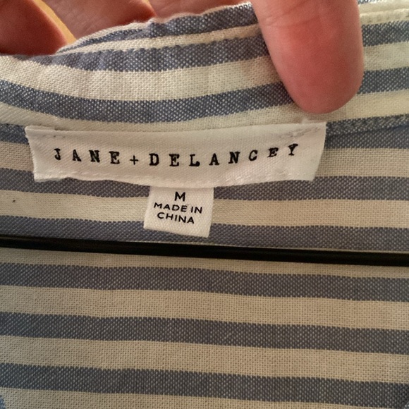 Oversized, short sleeve button up blue and white striped seer-sucker shirt - Picture 3 of 8